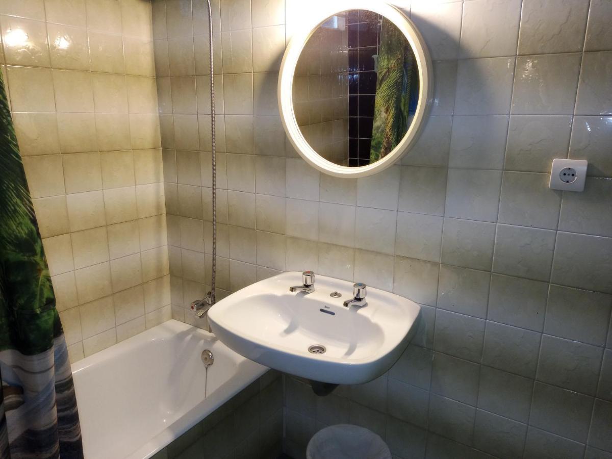 Pension Los Pinos Хихон Экстерьер фото