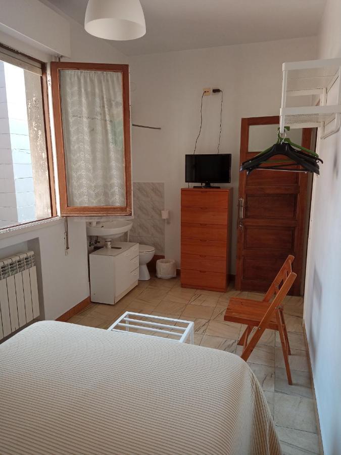 Pension Los Pinos Хихон Экстерьер фото