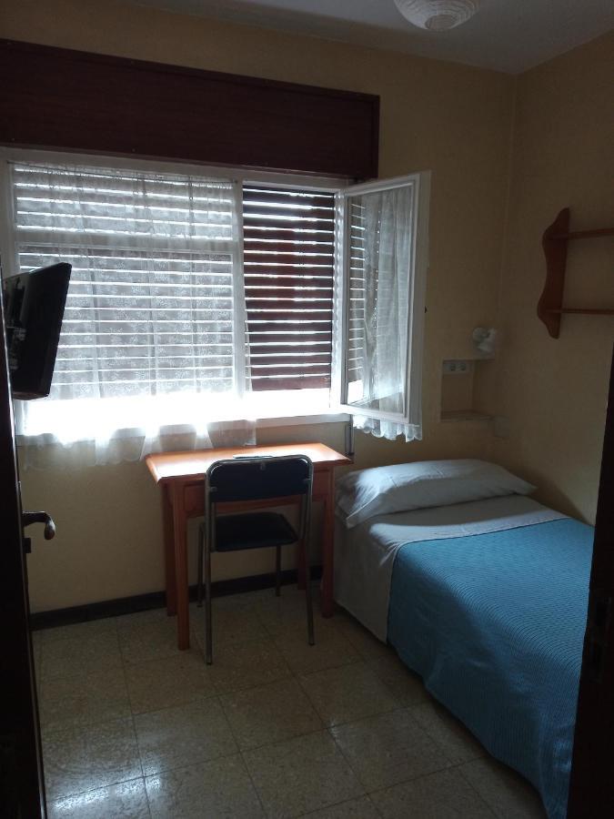 Pension Los Pinos Хихон Экстерьер фото