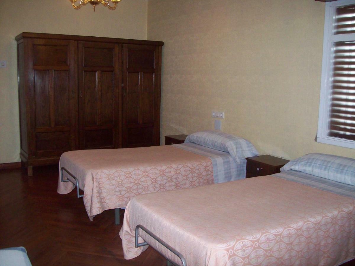 Pension Los Pinos Хихон Экстерьер фото