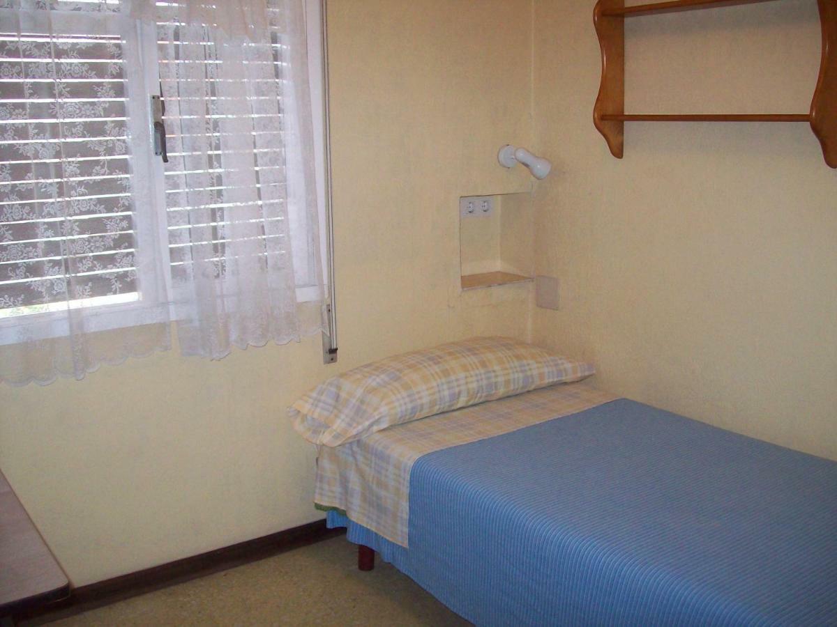 Pension Los Pinos Хихон Экстерьер фото