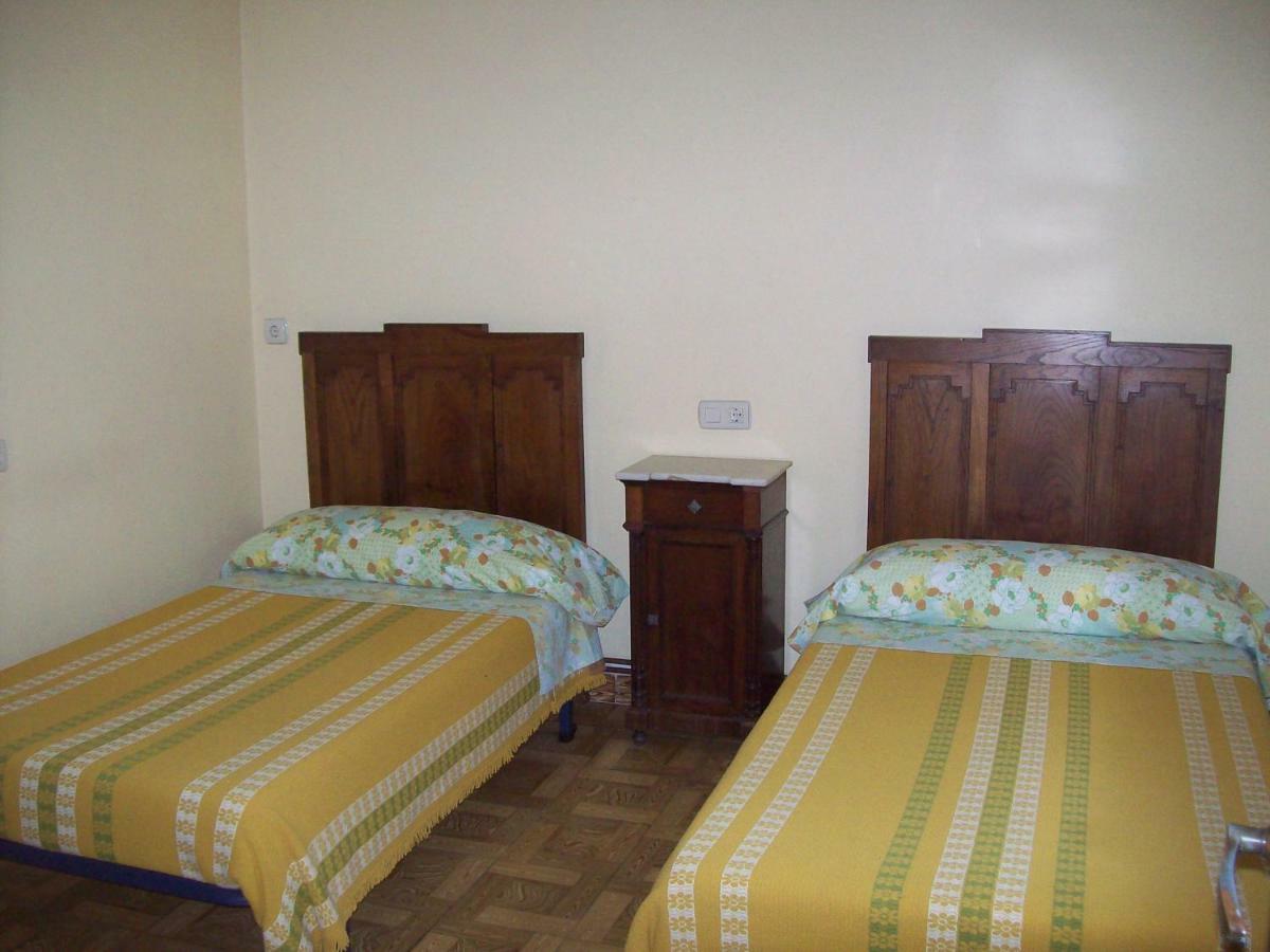 Pension Los Pinos Хихон Экстерьер фото