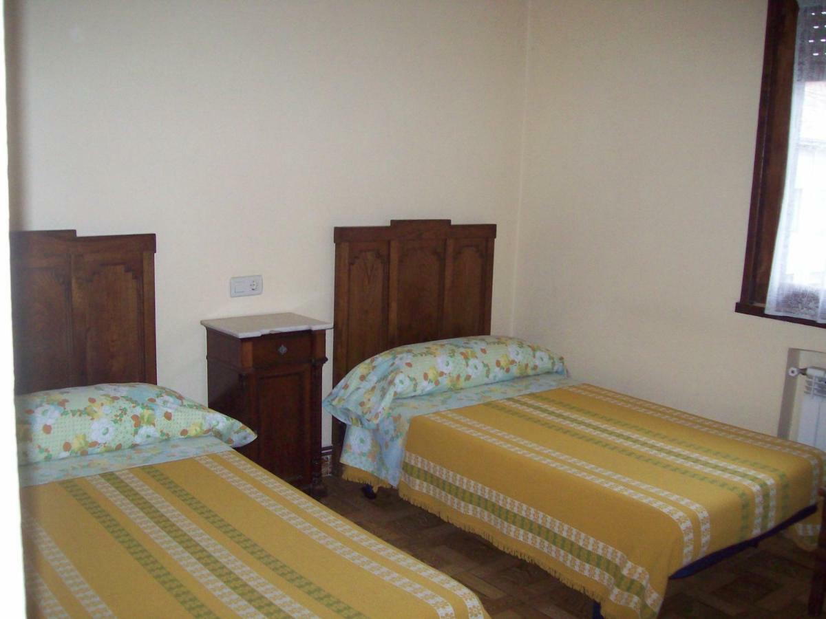 Pension Los Pinos Хихон Экстерьер фото
