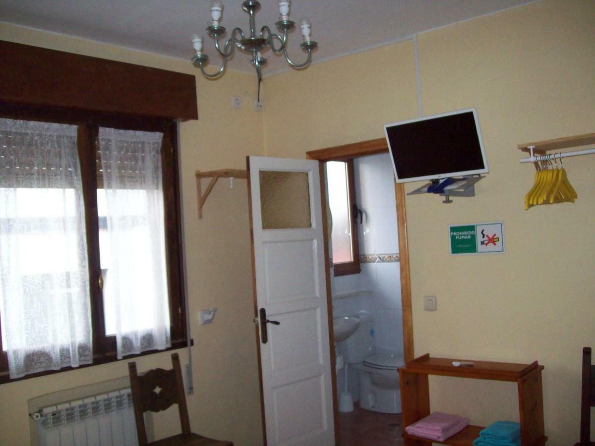 Pension Los Pinos Хихон Экстерьер фото