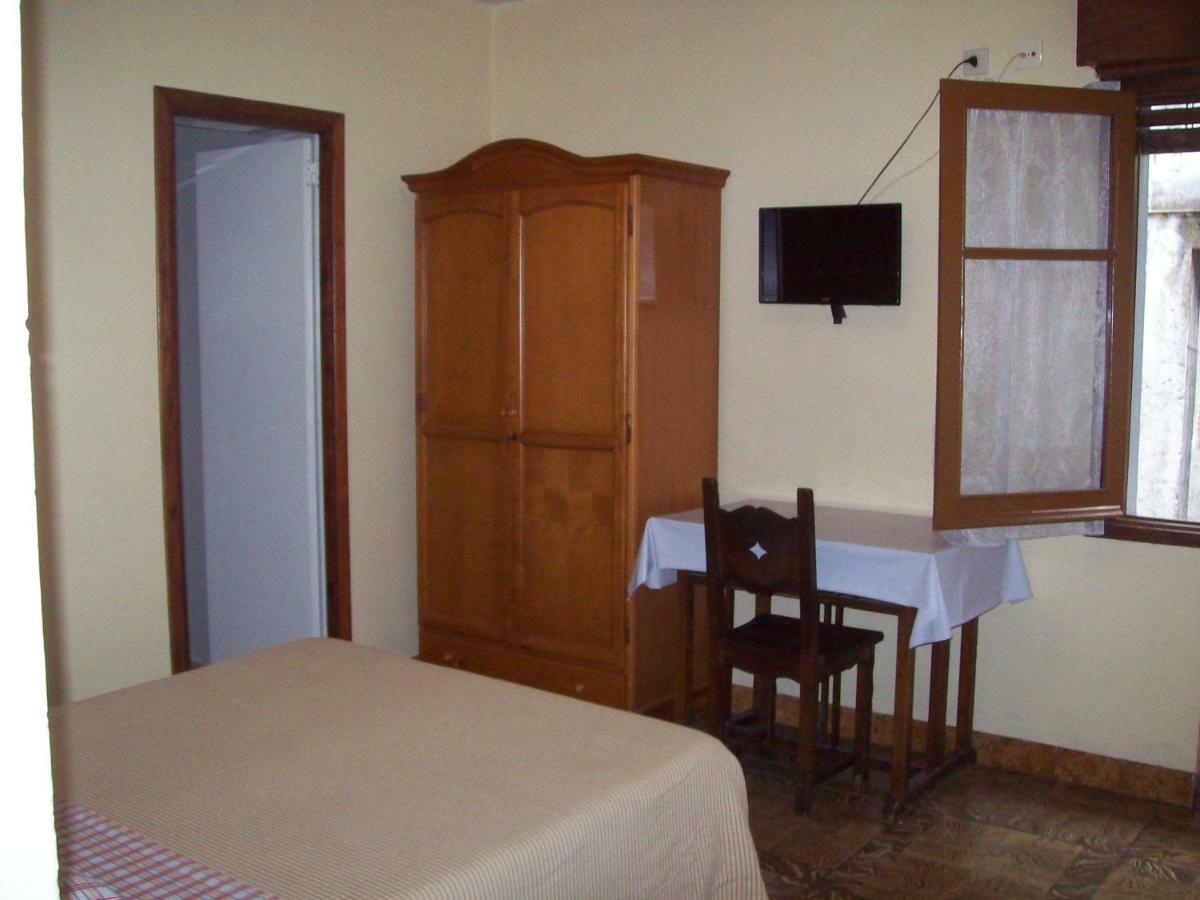 Pension Los Pinos Хихон Экстерьер фото