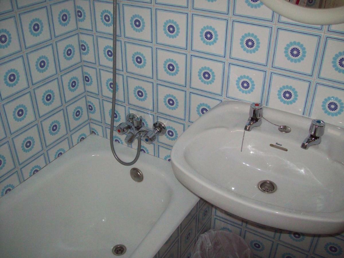 Pension Los Pinos Хихон Экстерьер фото
